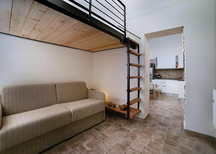 Sui Tetti, Caressa De Mae *